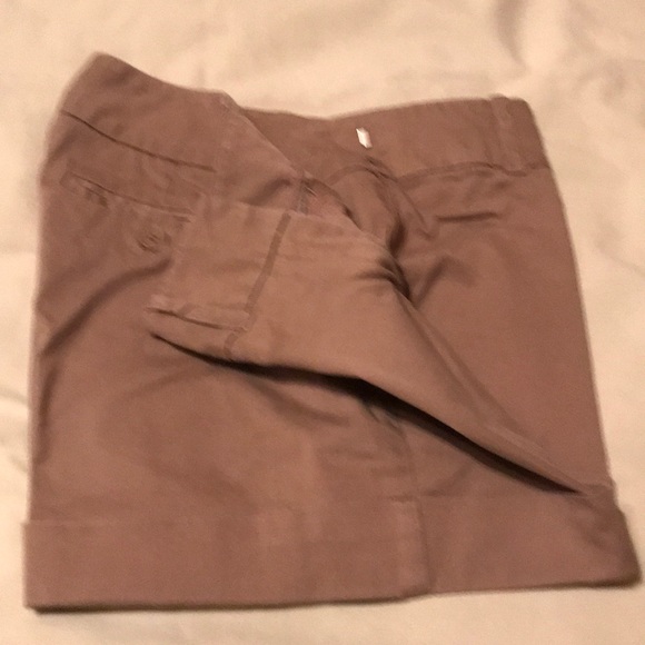 Four pairs of shorts. - Picture 4 of 8